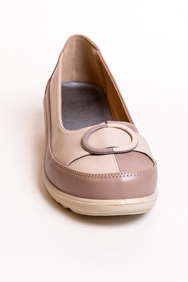 Harmony Dr. Lightfoot Ladies Beige Slip On Closed Toe Casuals Wholesale